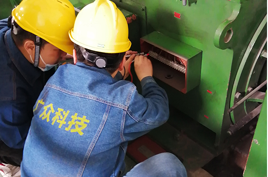 廣眾電動機主要軸承溫度及振動監(jiān)測裝置 硯峽鄉(xiāng)煤礦安裝中