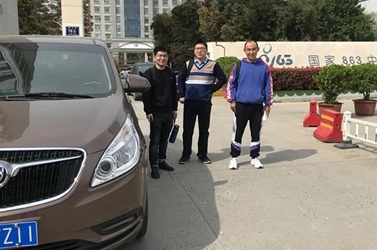 安裝無人值守空壓機在線監(jiān)控系統(tǒng) 廣眾技術(shù)人員出發(fā)了