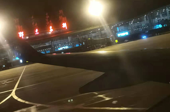 夜深霜重廣眾技術(shù)人員鄂爾多斯安裝空壓機(jī)斷油綜合保護(hù)裝置