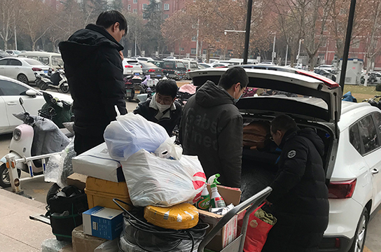 空壓機(jī)綜合保護(hù)裝置及無(wú)人值守系統(tǒng)等安裝小隊(duì)出發(fā)