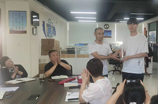 鄭州廣眾科技第二季度優(yōu)秀員工表彰會召開