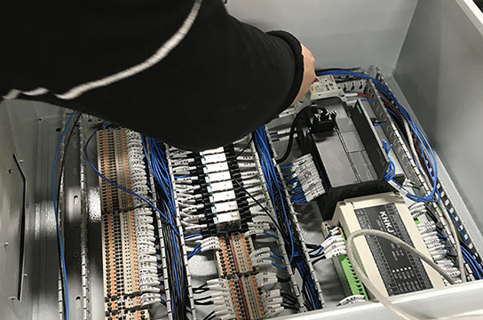 6臺空壓機2臺儲氣罐斷油超溫保護裝置多種設計方案